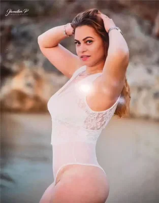 Doux cornée torride samantha